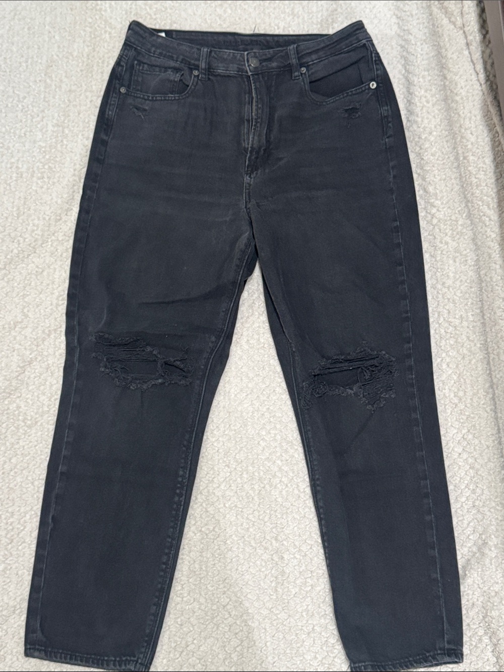 American Eagle Black Distressed Women’s Jeans - Classic Fit